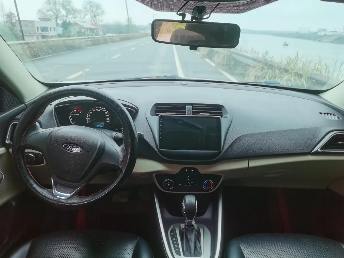 2017 Ford Escort 1.5L 113HP L4 6AT,autocango,china used car exporter,china ev exporter,chinese used car exporter,chinese used ev exporter