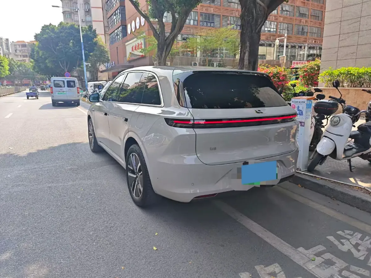 2024 Li L6 Range Extended 154HP L4 REEV 36.8KWH,autocango,china used car exporter,china ev exporter,chinese used car exporter,chinese used ev exporter