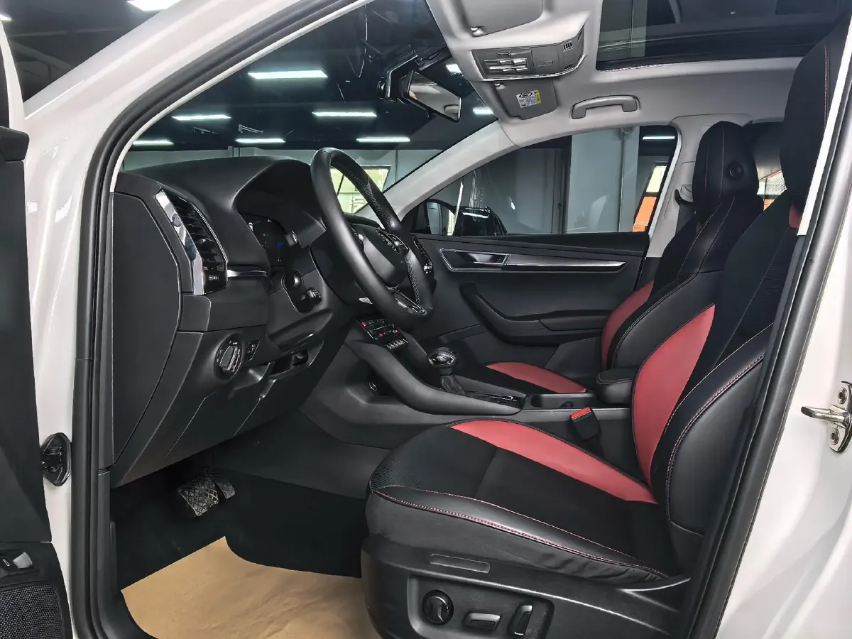 2022 Skoda Karoq 1.4T 150HP L4 7DCT,autocango,china used car exporter,china ev exporter,chinese used car exporter,chinese used ev exporter