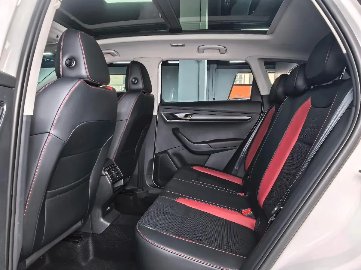 2022 Skoda Karoq 1.4T 150HP L4 7DCT,autocango,china used car exporter,china ev exporter,chinese used car exporter,chinese used ev exporter