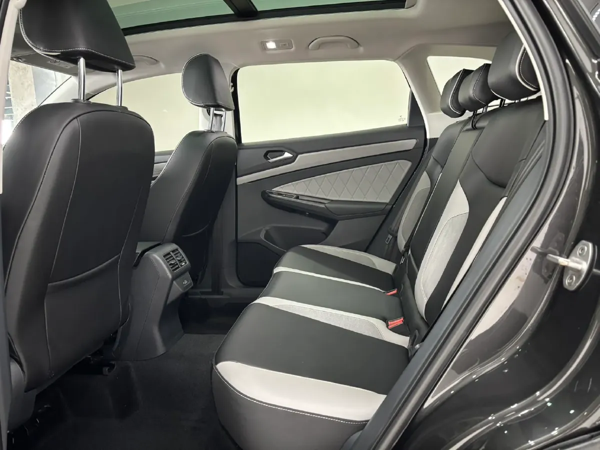 2022 Jetta VS7 1.4T 150HP L4 6AT,autocango,china used car exporter,china ev exporter,chinese used car exporter,chinese used ev exporter