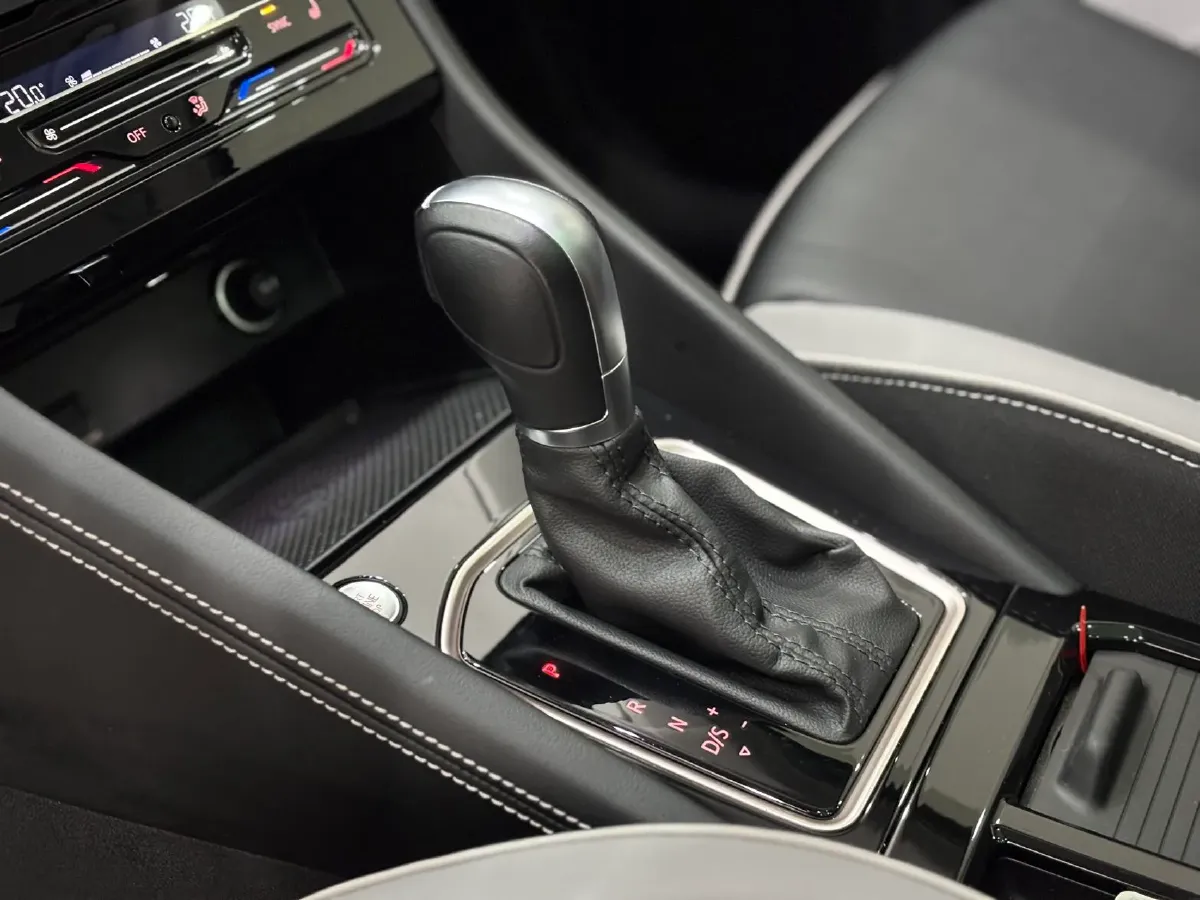 2022 Jetta VS7 1.4T 150HP L4 6AT,autocango,china used car exporter,china ev exporter,chinese used car exporter,chinese used ev exporter