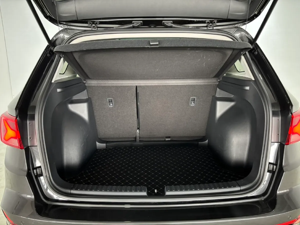 2022 Jetta VS7 1.4T 150HP L4 6AT,autocango,china used car exporter,china ev exporter,chinese used car exporter,chinese used ev exporter