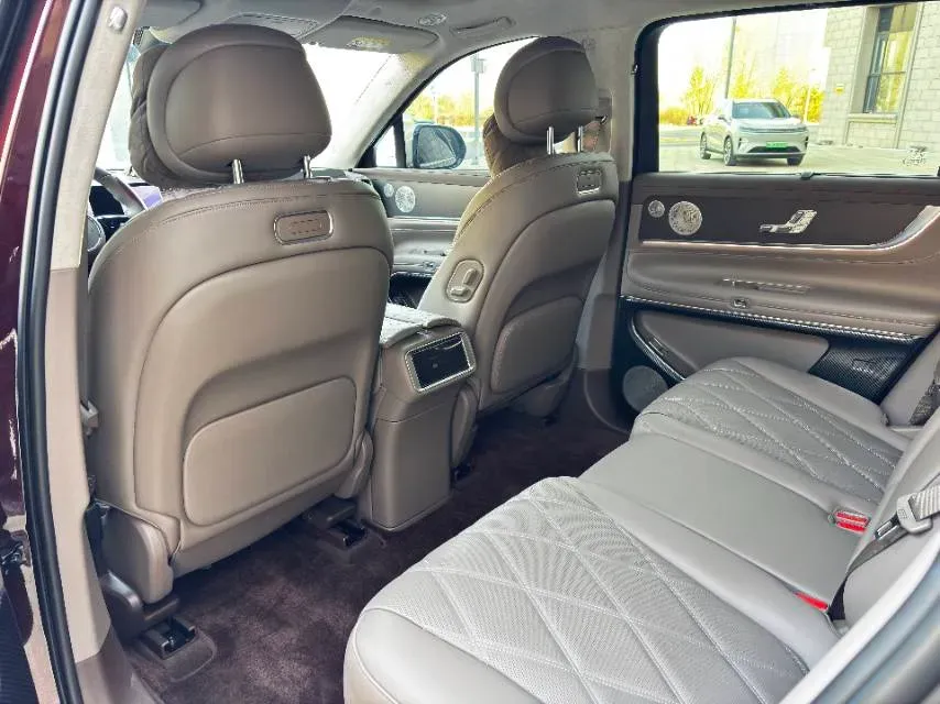 2025 AITO AITO M9 REEV 160HP REEV 52KWH,autocango,china used car exporter,china ev exporter,chinese used car exporter,chinese used ev exporter