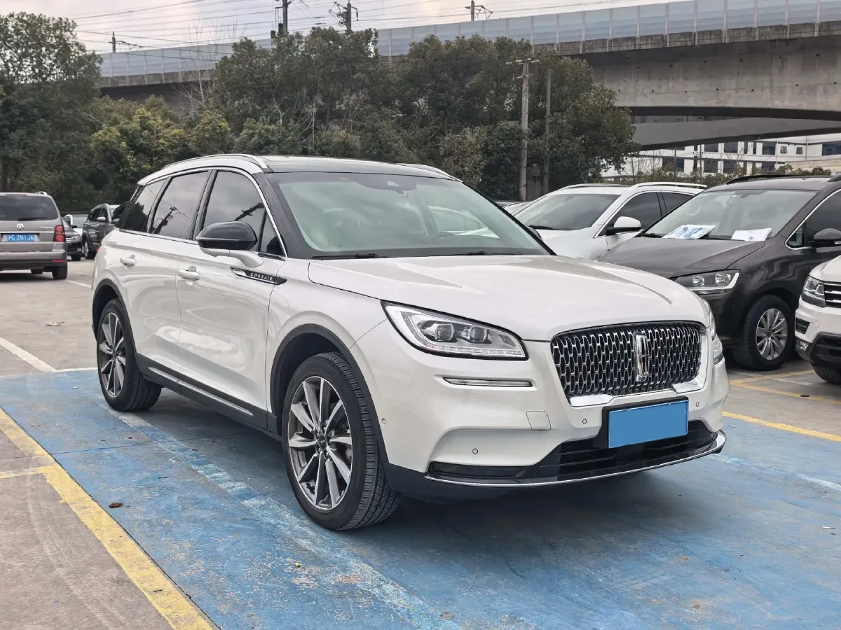 2021 Lincoln Corsair 2.0T 245HP L4 8AT,autocango,china used car exporter,china ev exporter,chinese used car exporter,chinese used ev exporter
