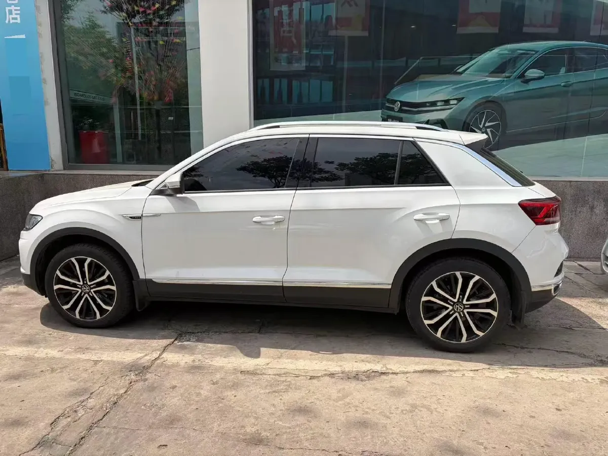 2022 Volkswagen T-Roc 1.4T 150HP L4 7DCT,autocango,china used car exporter,china ev exporter,chinese used car exporter,chinese used ev exporter