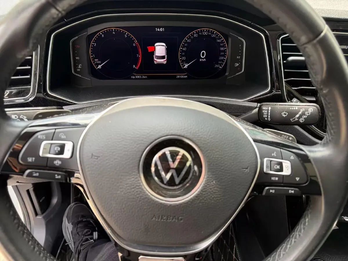 2022 Volkswagen T-Roc 1.4T 150HP L4 7DCT,autocango,china used car exporter,china ev exporter,chinese used car exporter,chinese used ev exporter