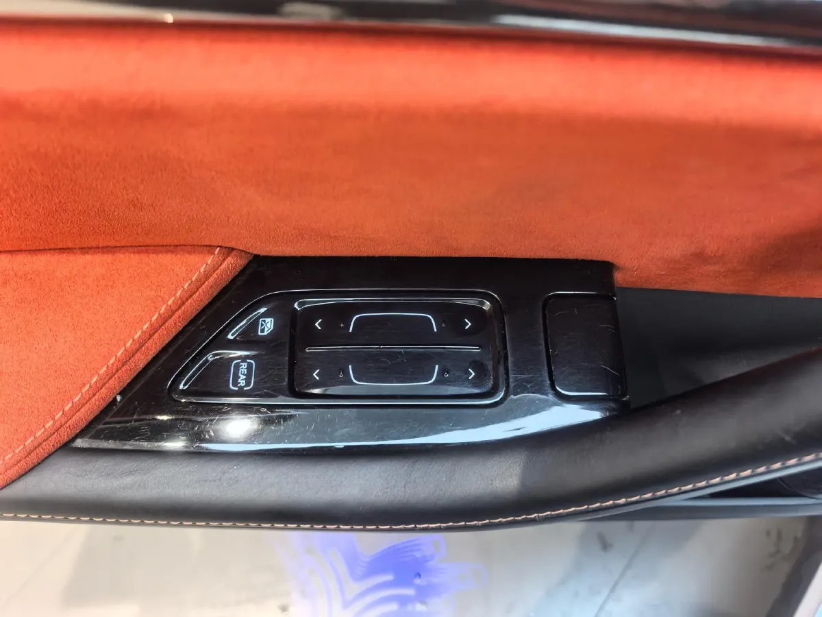 2022 Jeep Grand Commander 2.0T 234HP L4 9AT,autocango,china used car exporter,china ev exporter,chinese used car exporter,chinese used ev exporter