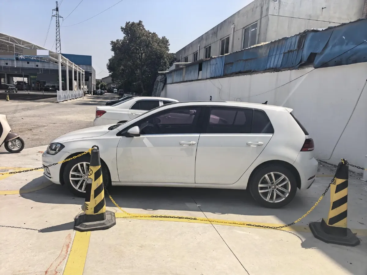 2019 Volkswagen Golf 1.6L 110HP L4 6AT,autocango,china used car exporter,china ev exporter,chinese used car exporter,chinese used ev exporter