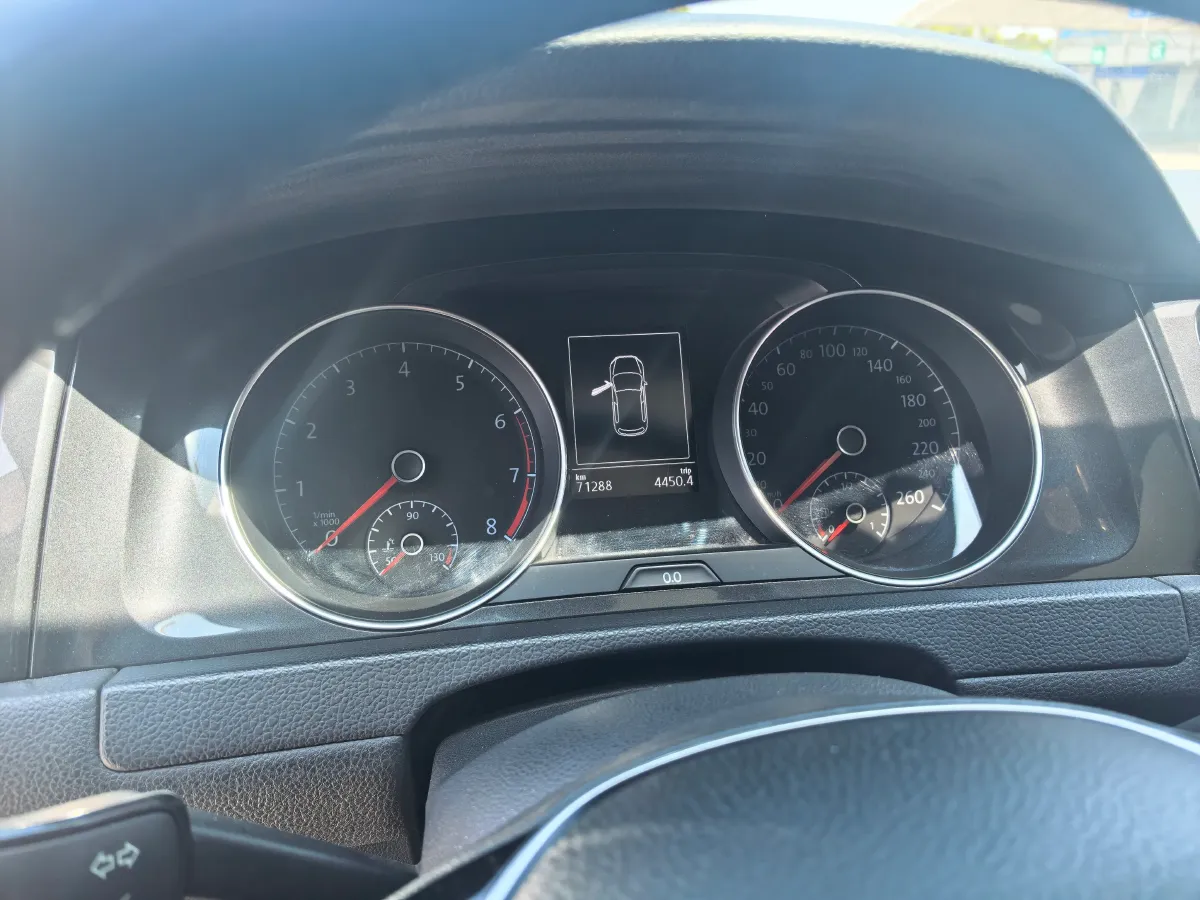 2019 Volkswagen Golf 1.6L 110HP L4 6AT,autocango,china used car exporter,china ev exporter,chinese used car exporter,chinese used ev exporter