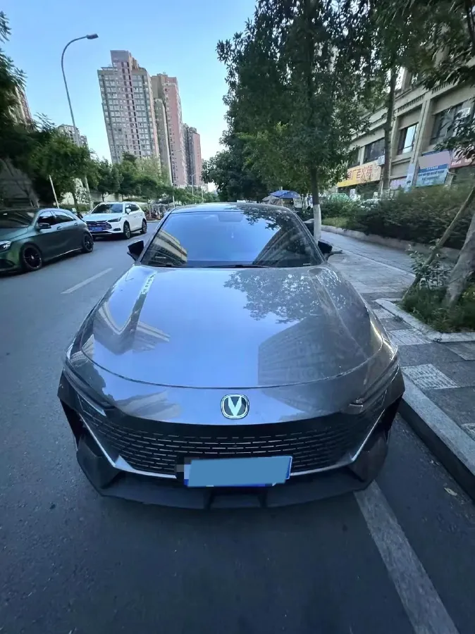 2022 ChangAn UNI-V 1.5T 188HP L4 7DCT,autocango,china used car exporter,china ev exporter,chinese used car exporter,chinese used ev exporter