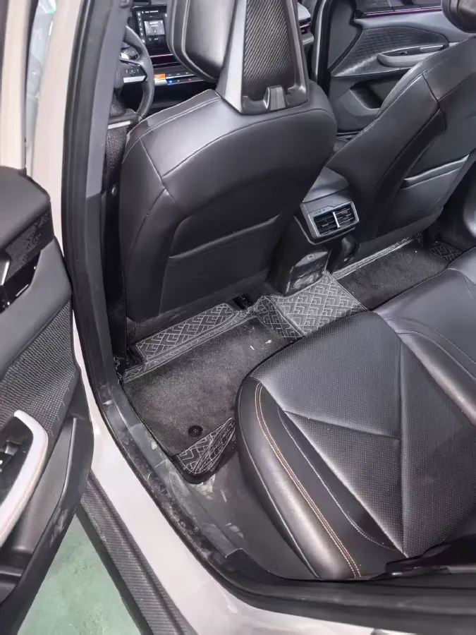 2022 ChangAn UNI-V 1.5T 188HP L4 7DCT,autocango,china used car exporter,china ev exporter,chinese used car exporter,chinese used ev exporter