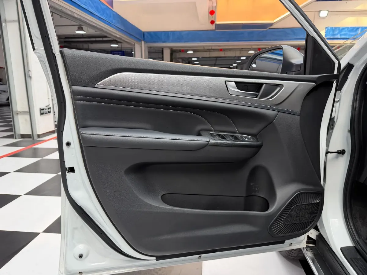 2021 Haval M6 1.5T 150HP L4 7DCT,autocango,china used car exporter,china ev exporter,chinese used car exporter,chinese used ev exporter