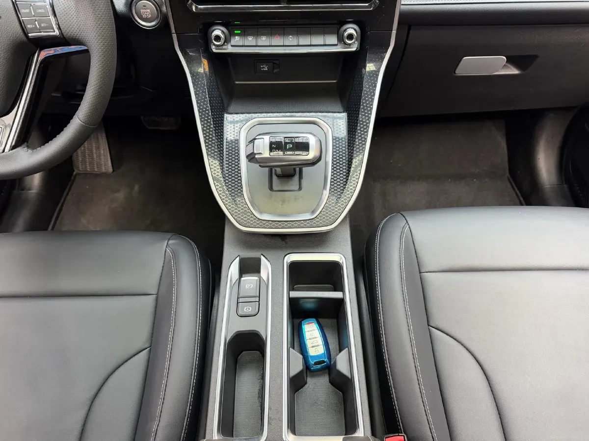 2021 Haval M6 1.5T 150HP L4 7DCT,autocango,china used car exporter,china ev exporter,chinese used car exporter,chinese used ev exporter