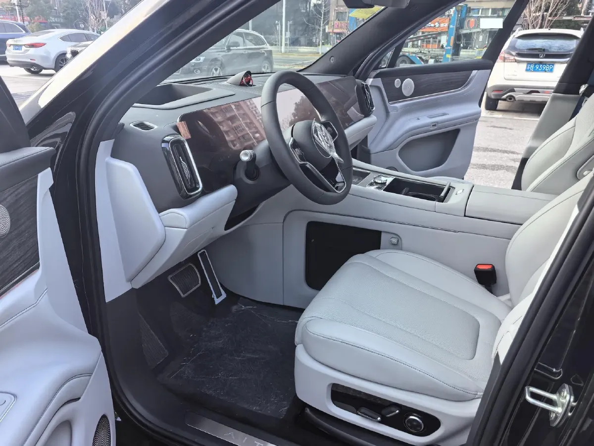 2024 AITO AITO M9 1.5T 152HP L4 REEV 42KWH,autocango,china used car exporter,china ev exporter,chinese used car exporter,chinese used ev exporter