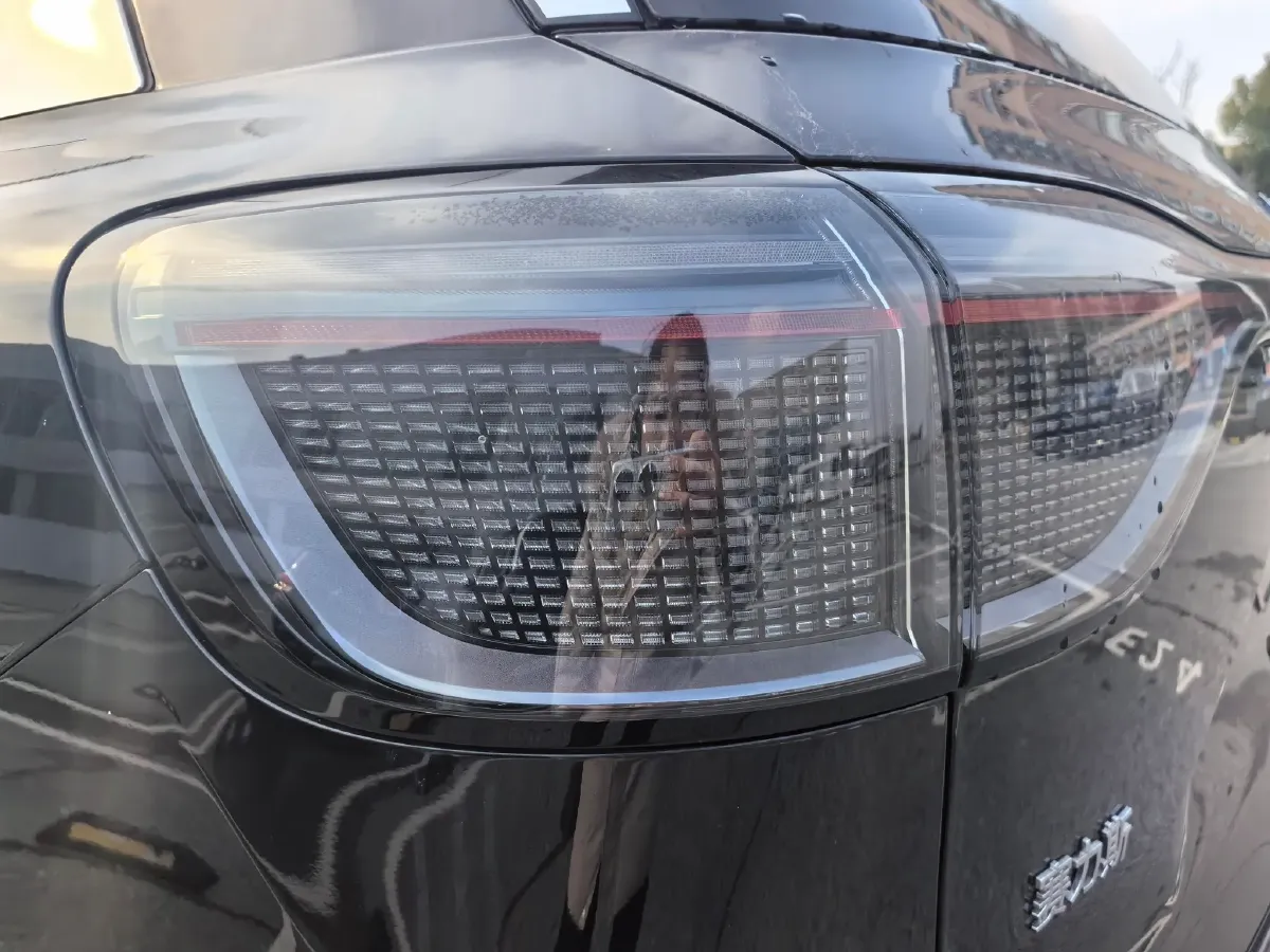 2024 AITO AITO M9 1.5T 152HP L4 REEV 42KWH,autocango,china used car exporter,china ev exporter,chinese used car exporter,chinese used ev exporter