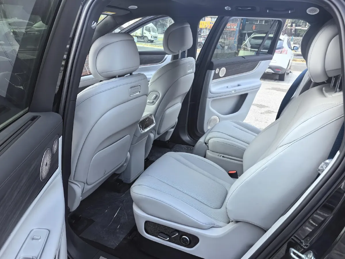 2024 AITO AITO M9 1.5T 152HP L4 REEV 42KWH,autocango,china used car exporter,china ev exporter,chinese used car exporter,chinese used ev exporter