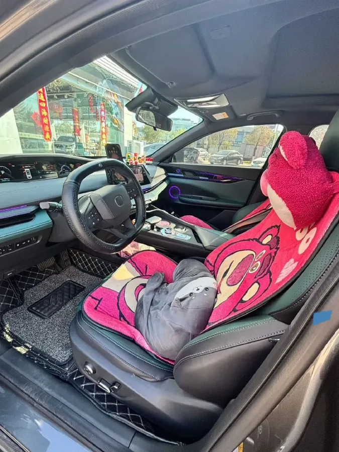 2024 ChangAn UNI-V iDD 1.5L 110HP L4 E-CVT PHEV 18.99KWH,autocango,china used car exporter,china ev exporter,chinese used car exporter,chinese used ev exporter