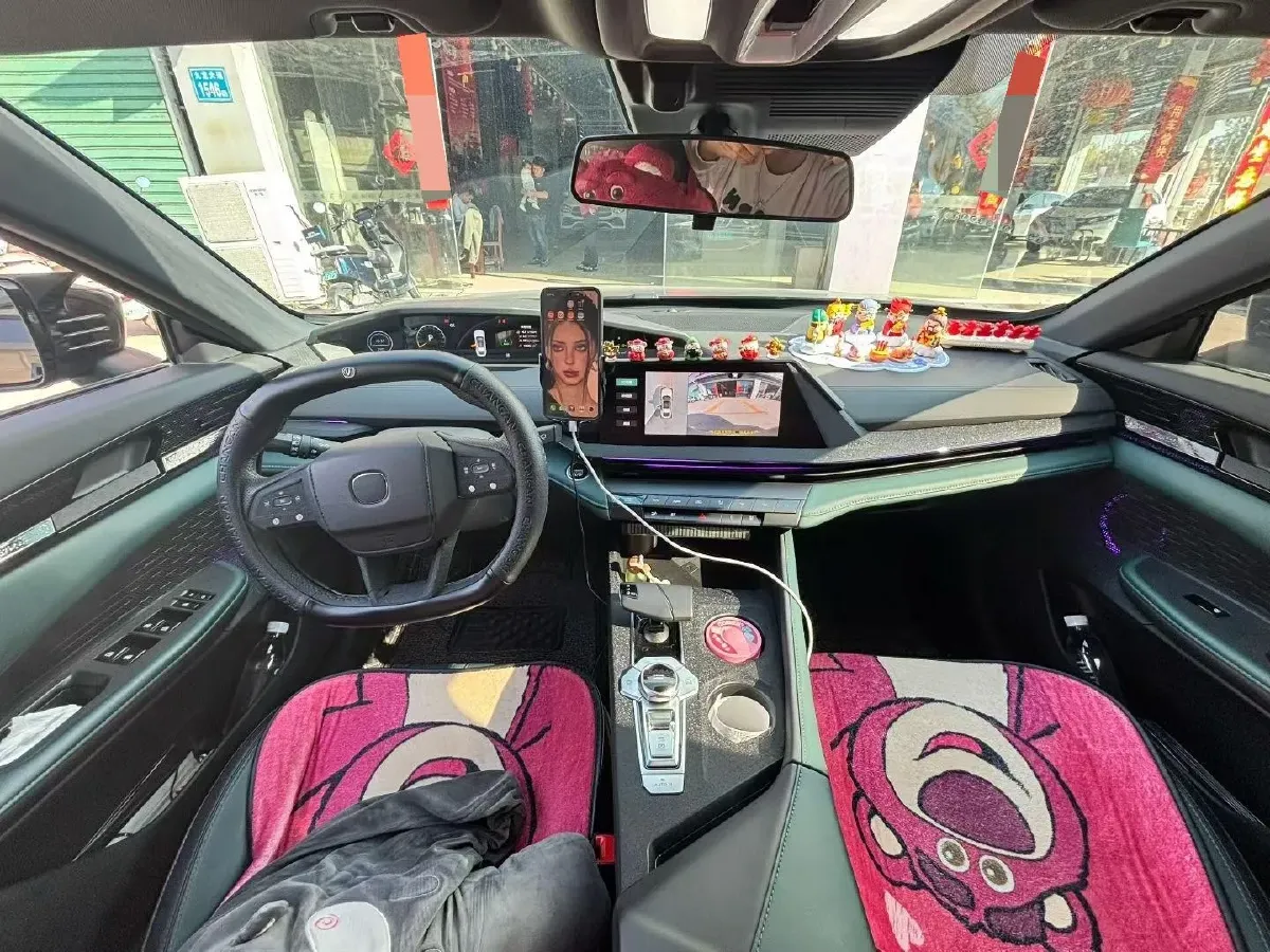 2024 ChangAn UNI-V iDD 1.5L 110HP L4 E-CVT PHEV 18.99KWH,autocango,china used car exporter,china ev exporter,chinese used car exporter,chinese used ev exporter