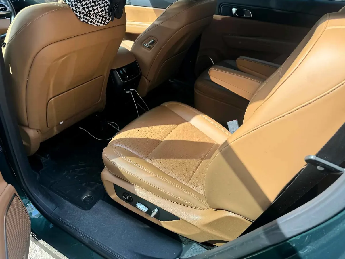 2021 Li ONE Range Extended 131HP REEV 40.5KWH,autocango,china used car exporter,china ev exporter,chinese used car exporter,chinese used ev exporter