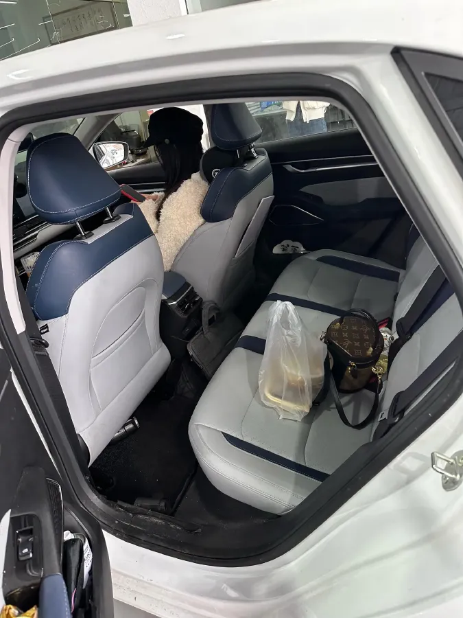 2022 Geely Emgrand 1.5L 114HP L4 CVT,autocango,china used car exporter,china ev exporter,chinese used car exporter,chinese used ev exporter