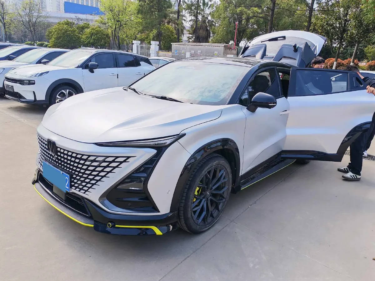 2022 ChangAn UNI-T 1.5T 188HP L4 7DCT,autocango,china used car exporter,china ev exporter,chinese used car exporter,chinese used ev exporter