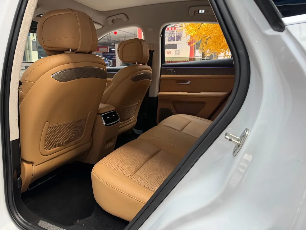 2022 JMC YuHu 7 2.0T 141HP L4 8AT,autocango,china used car exporter,china ev exporter,chinese used car exporter,chinese used ev exporter