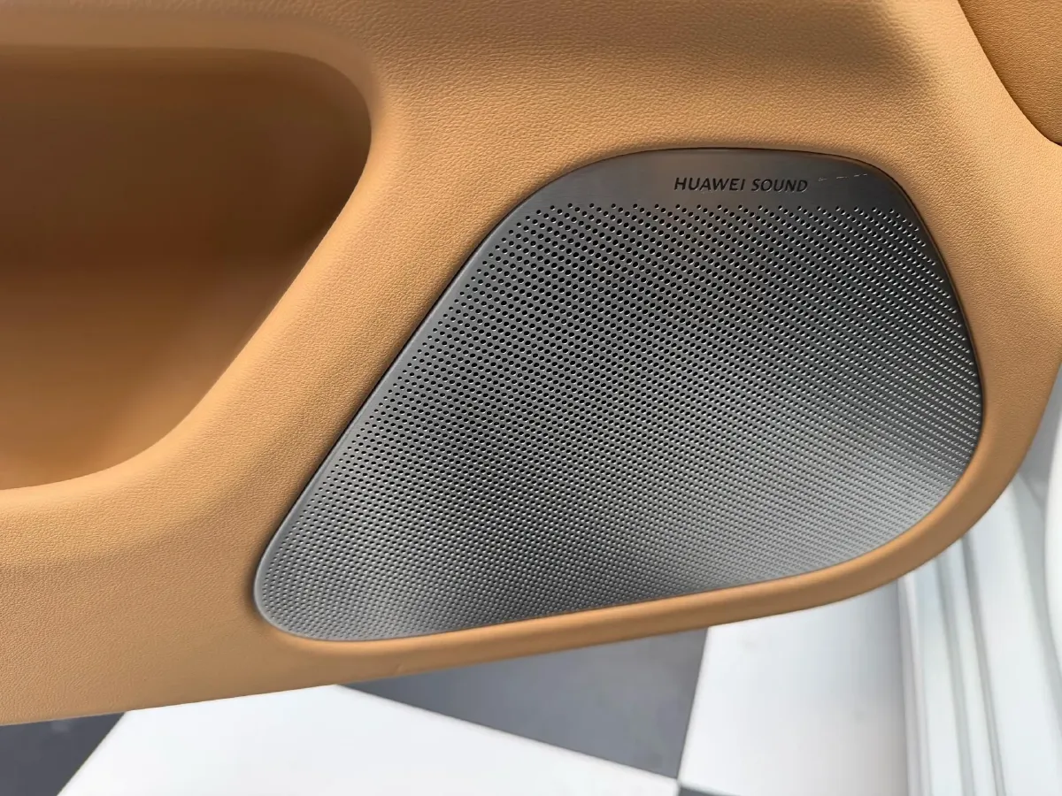 2022 JMC YuHu 7 2.0T 141HP L4 8AT,autocango,china used car exporter,china ev exporter,chinese used car exporter,chinese used ev exporter