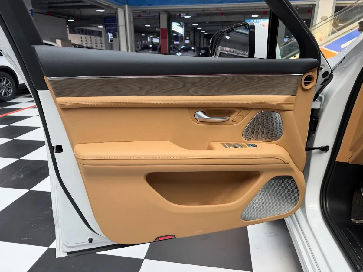 2022 JMC YuHu 7 2.0T 141HP L4 8AT,autocango,china used car exporter,china ev exporter,chinese used car exporter,chinese used ev exporter