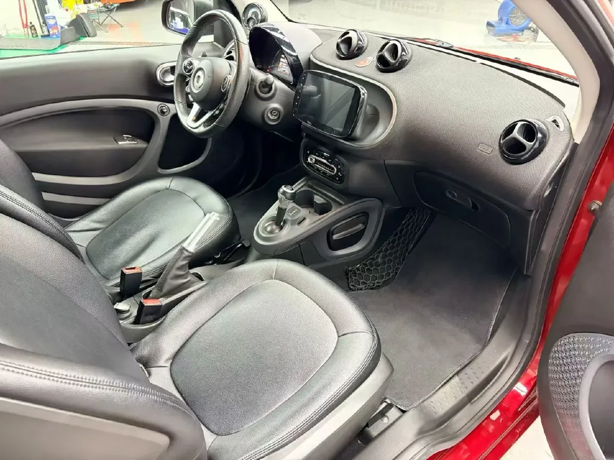 2018 Smart smart fortwo 0.9T 109HP L3 6DCT,autocango,china used car exporter,china ev exporter,chinese used car exporter,chinese used ev exporter