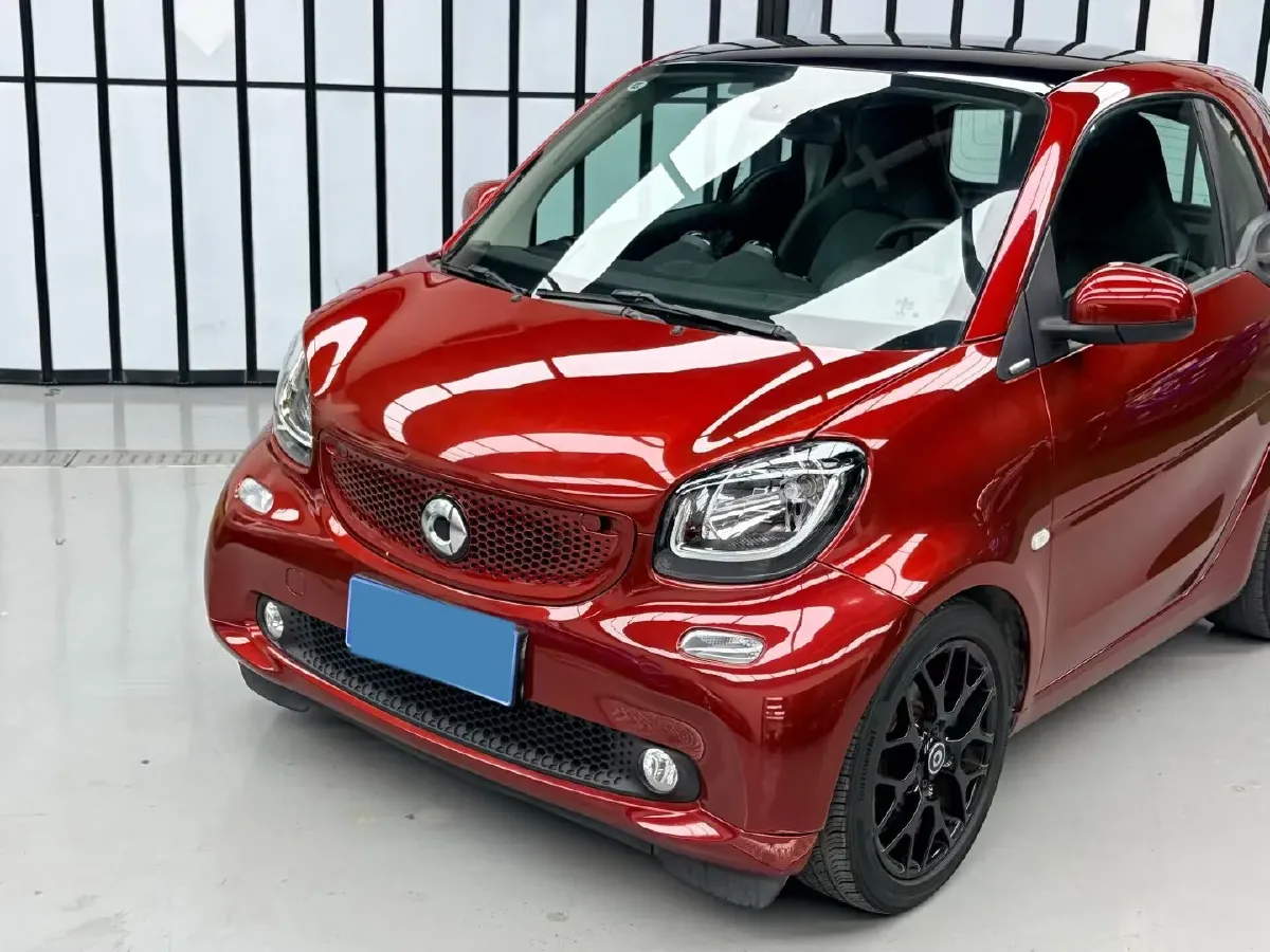 2018 Smart smart fortwo 0.9T 109HP L3 6DCT,autocango,china used car exporter,china ev exporter,chinese used car exporter,chinese used ev exporter