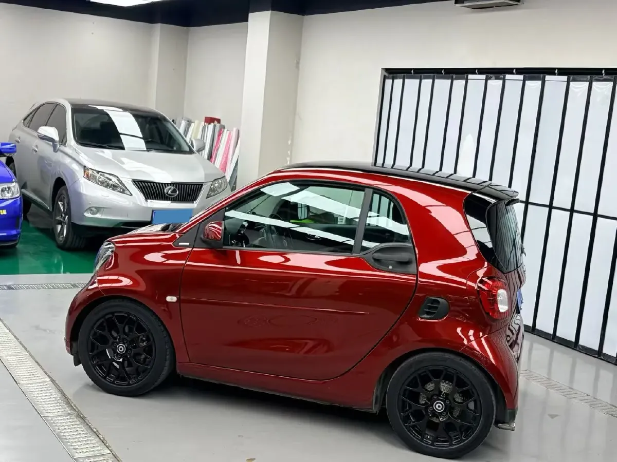 2018 Smart smart fortwo 0.9T 109HP L3 6DCT,autocango,china used car exporter,china ev exporter,chinese used car exporter,chinese used ev exporter