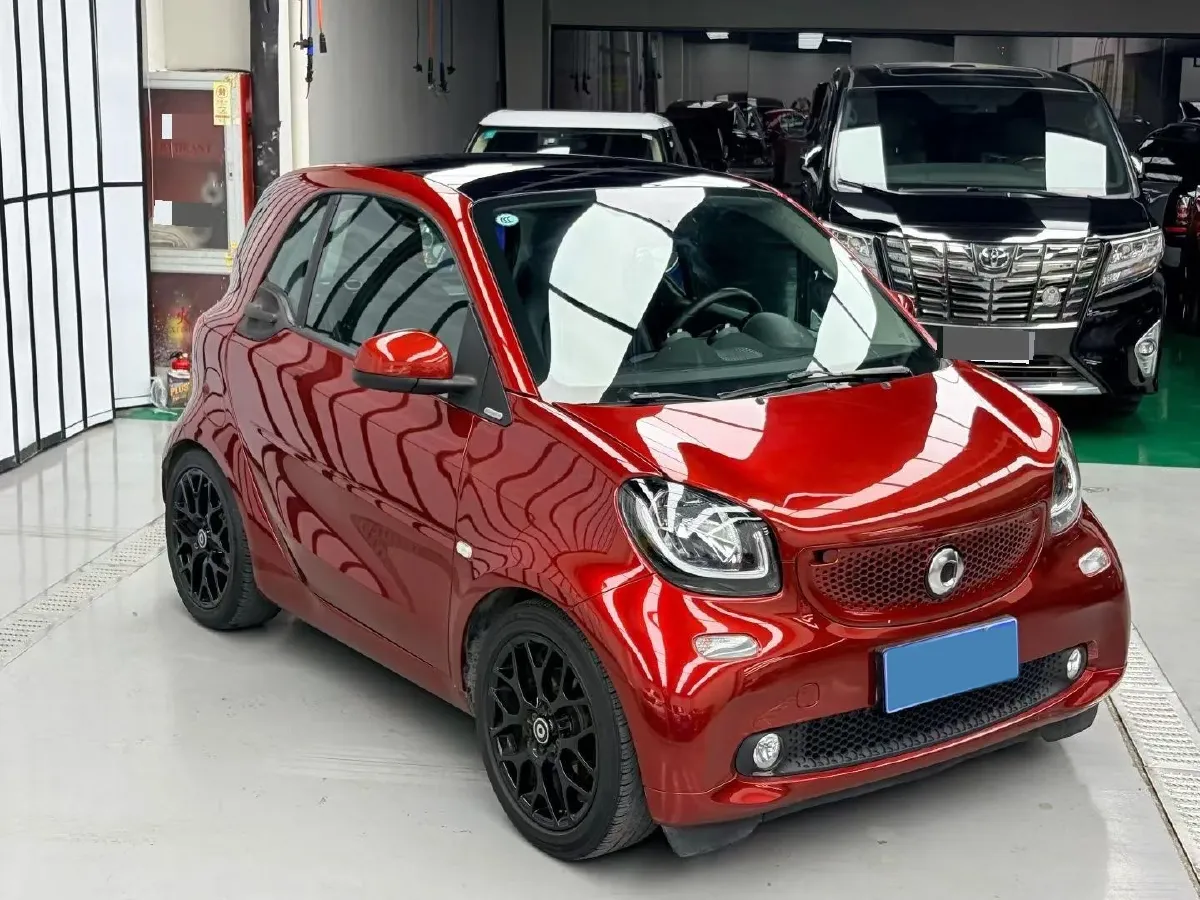 2018 Smart smart fortwo 0.9T 109HP L3 6DCT,autocango,china used car exporter,china ev exporter,chinese used car exporter,chinese used ev exporter