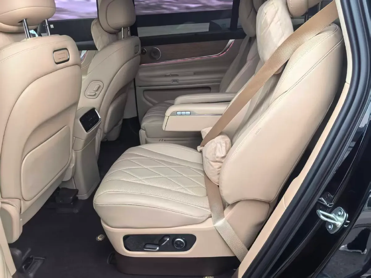 2024 AITO AITO M9 1.5T 152HP L4 REEV 42KWH,autocango,china used car exporter,china ev exporter,chinese used car exporter,chinese used ev exporter