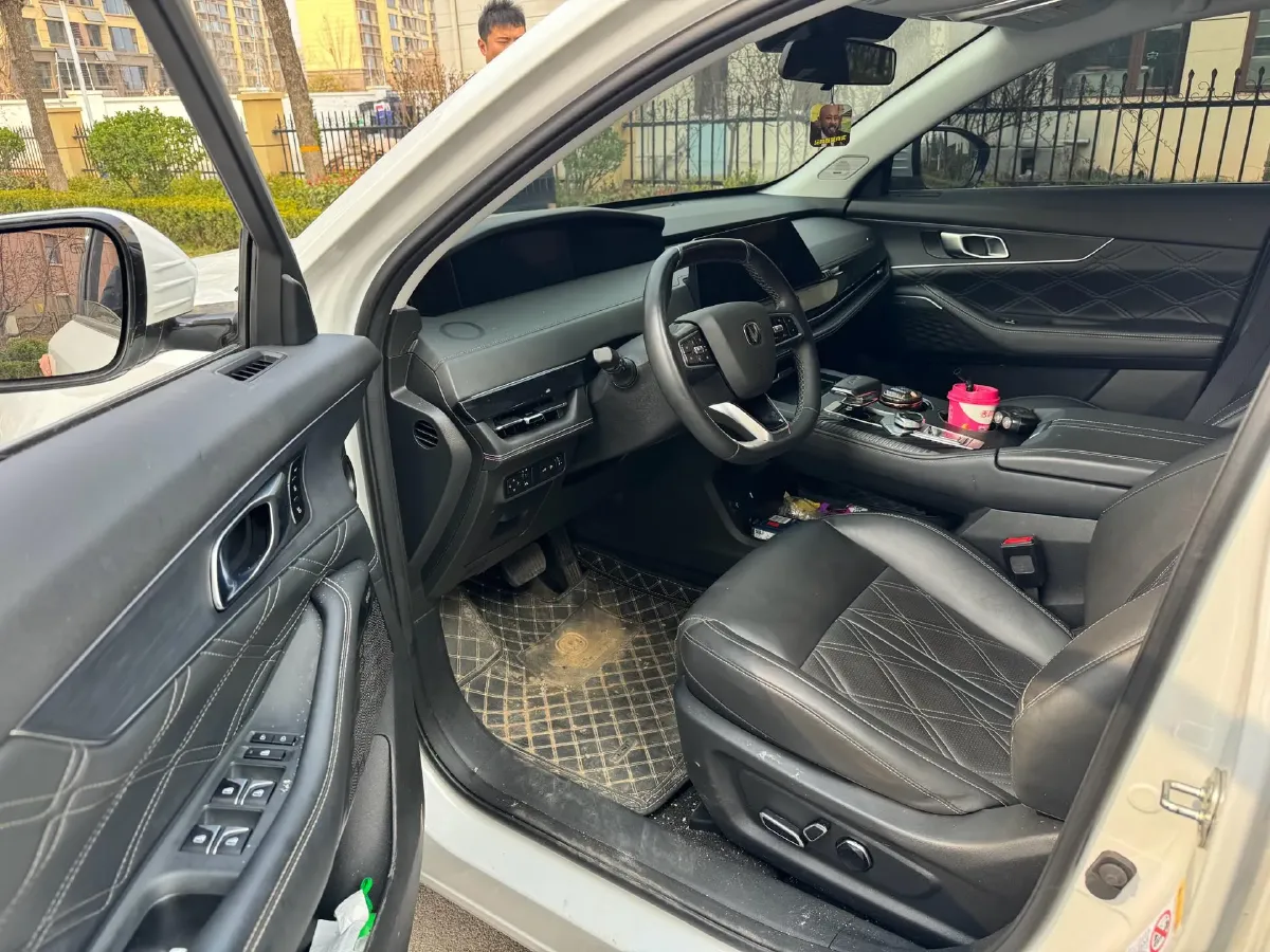 2024 ChangAn UNI-K 2.0T 233HP L4 8AT,autocango,china used car exporter,china ev exporter,chinese used car exporter,chinese used ev exporter