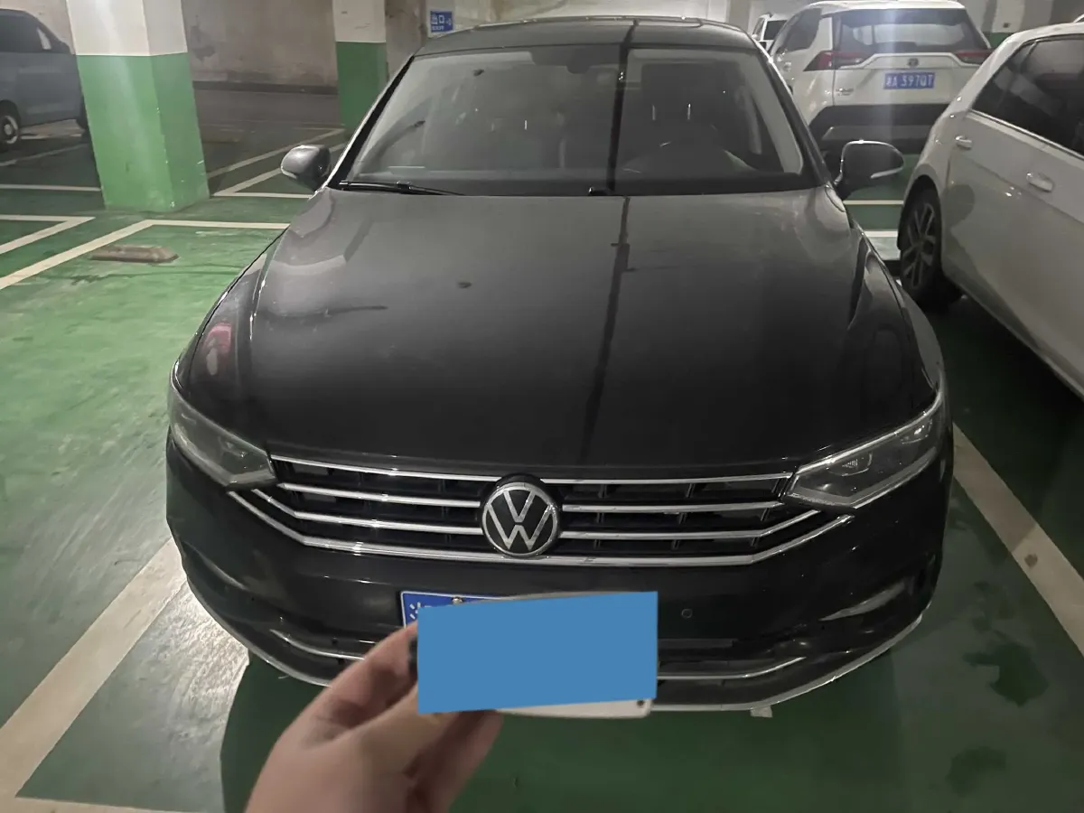 2020 Volkswagen Magotan 2.0T 186HP L4 7DCT,autocango,china used car exporter,china ev exporter,chinese used car exporter,chinese used ev exporter