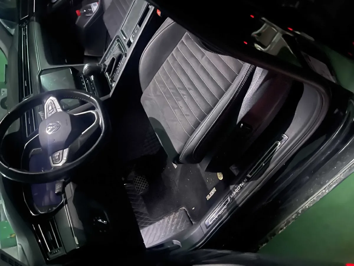 2020 Volkswagen Magotan 2.0T 186HP L4 7DCT,autocango,china used car exporter,china ev exporter,chinese used car exporter,chinese used ev exporter