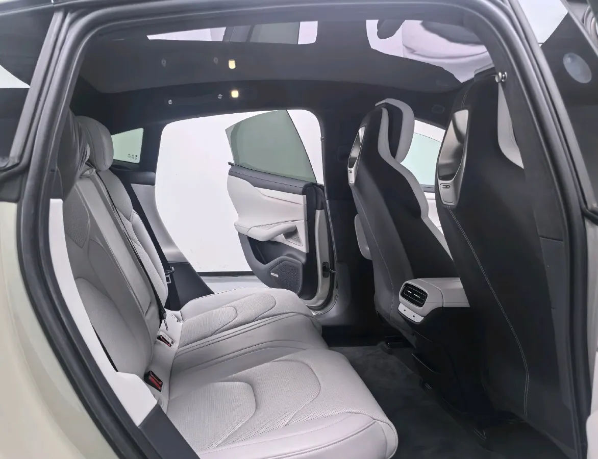 2024 MI SU7 BEV 101KWH,autocango,china used car exporter,china ev exporter,chinese used car exporter,chinese used ev exporter