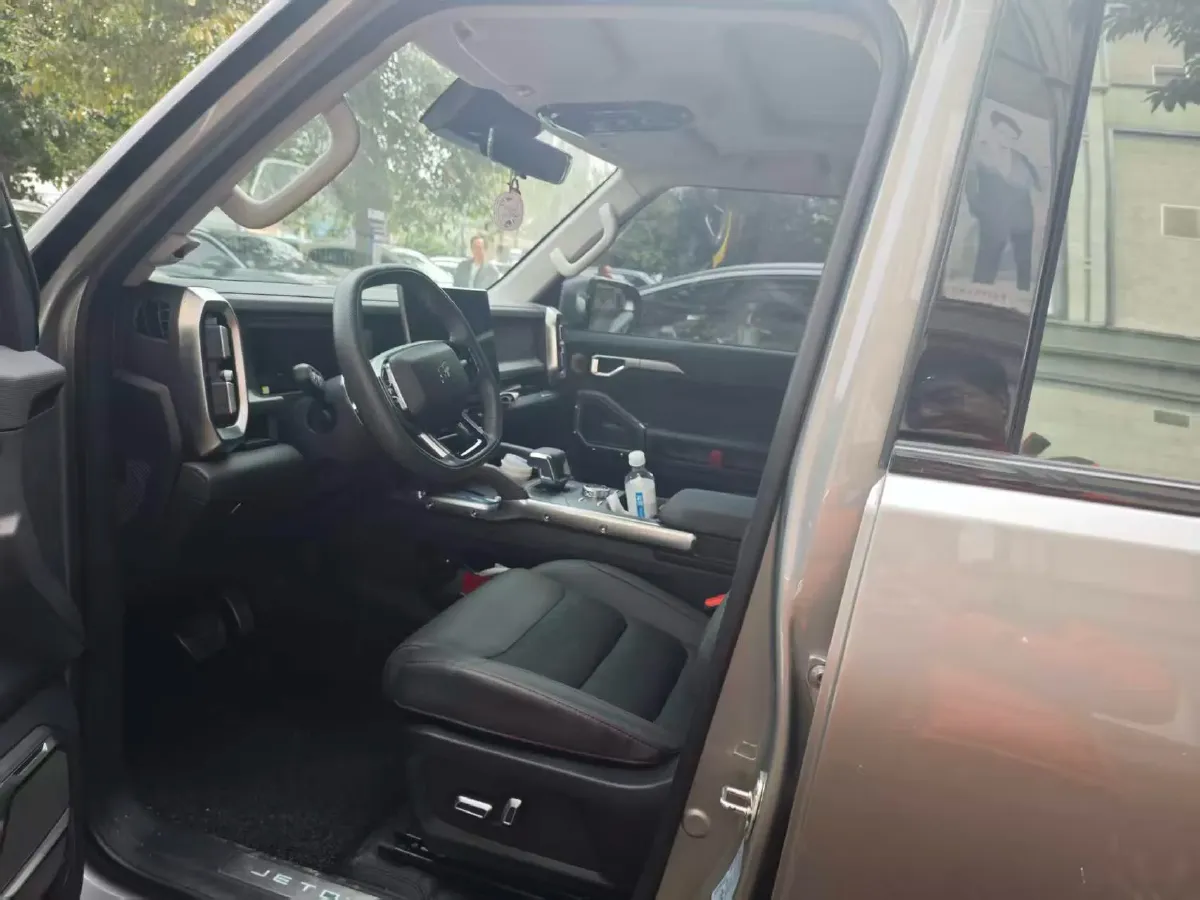 2023 Jetour Traveller 2.0T 254HP L4 7DCT,autocango,china used car exporter,china ev exporter,chinese used car exporter,chinese used ev exporter