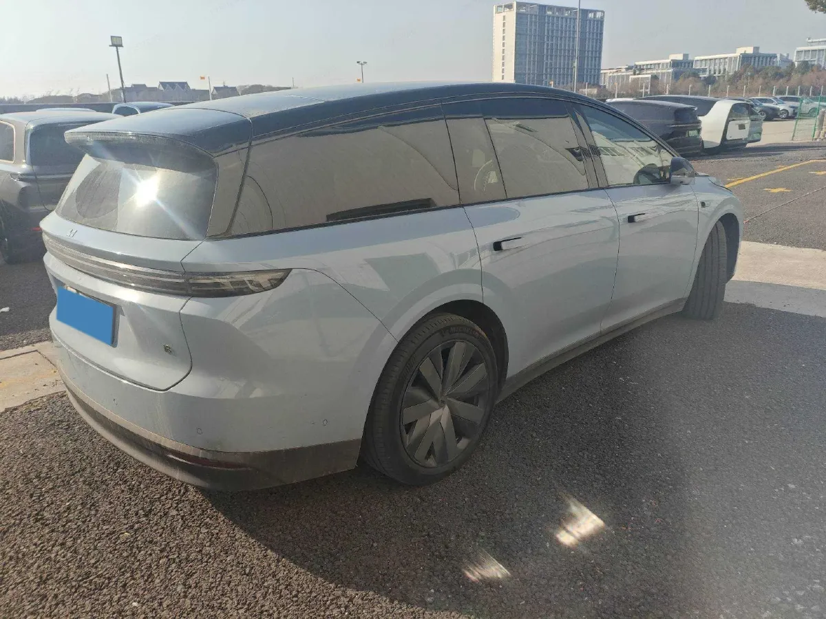 2025 Li i8 BEV,autocango,china used car exporter,china ev exporter,chinese used car exporter,chinese used ev exporter