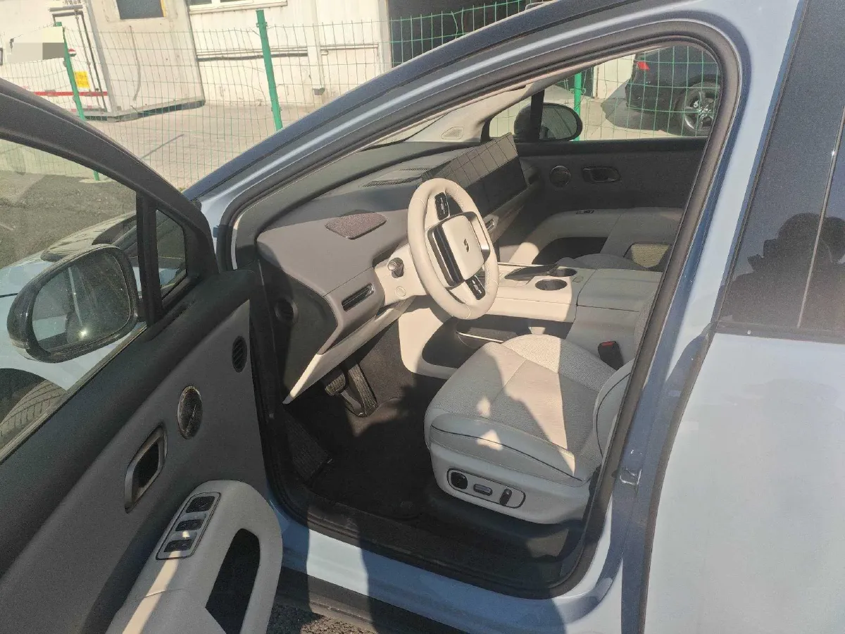 2025 Li i8 BEV,autocango,china used car exporter,china ev exporter,chinese used car exporter,chinese used ev exporter