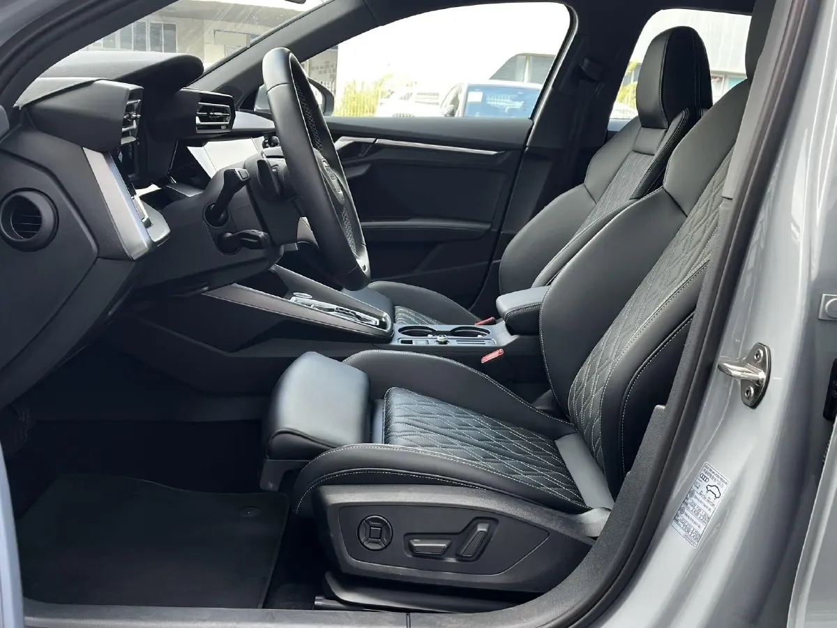 2025 Audi A3 1.5T 160HP L4 7DCT,autocango,china used car exporter,china ev exporter,chinese used car exporter,chinese used ev exporter