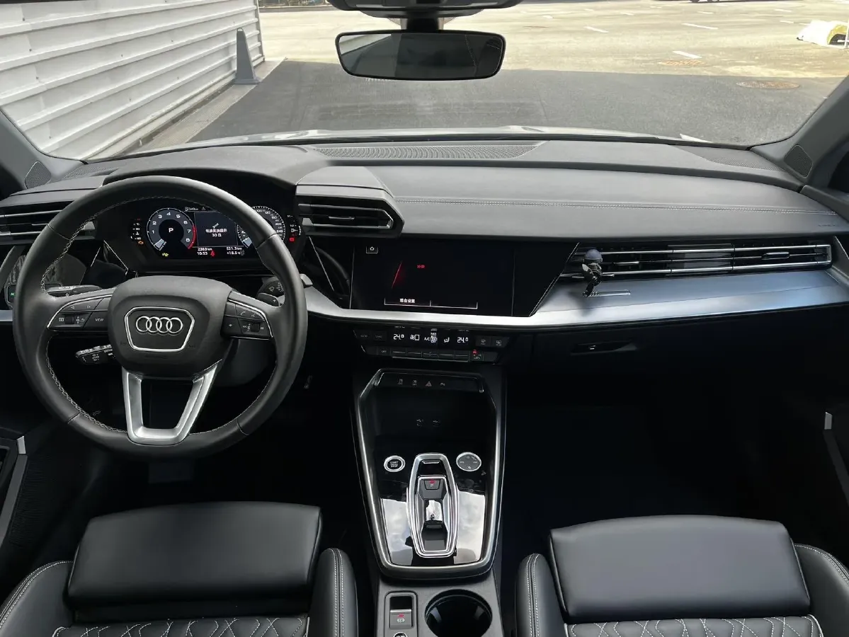 2025 Audi A3 1.5T 160HP L4 7DCT,autocango,china used car exporter,china ev exporter,chinese used car exporter,chinese used ev exporter