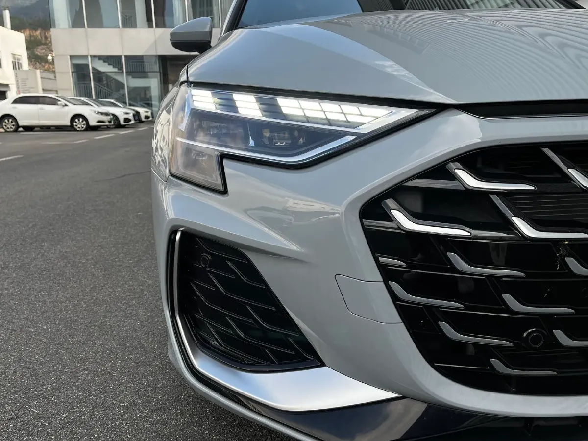2025 Audi A3 1.5T 160HP L4 7DCT,autocango,china used car exporter,china ev exporter,chinese used car exporter,chinese used ev exporter