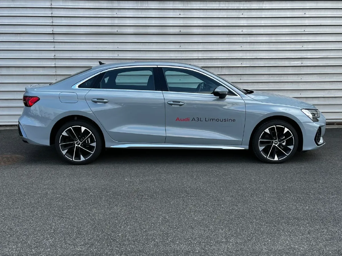 2025 Audi A3 1.5T 160HP L4 7DCT,autocango,china used car exporter,china ev exporter,chinese used car exporter,chinese used ev exporter