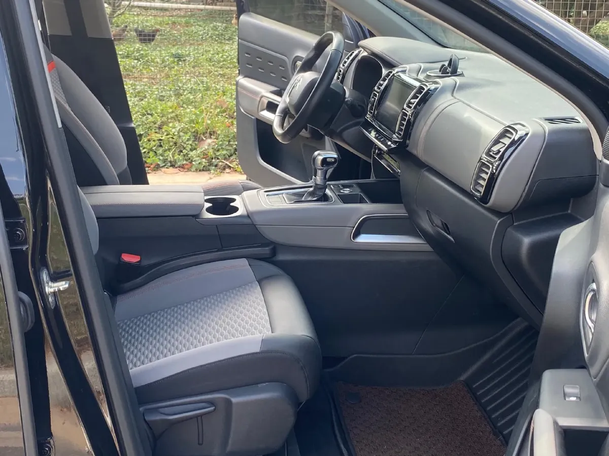 2017 Citroen C5 Aircross 1.6T 167HP L4 6AT,autocango,china used car exporter,china ev exporter,chinese used car exporter,chinese used ev exporter