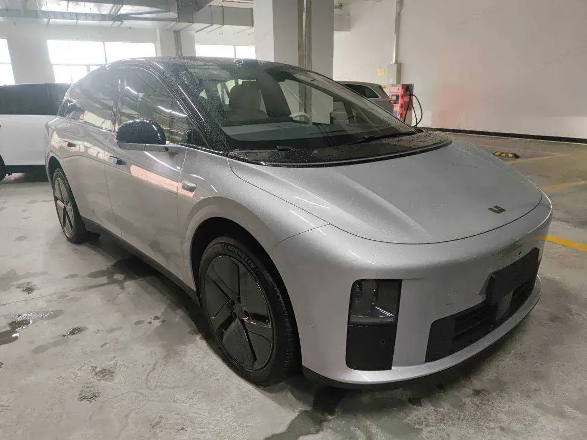 2025 Li i6 BEV,autocango,china used car exporter,china ev exporter,chinese used car exporter,chinese used ev exporter