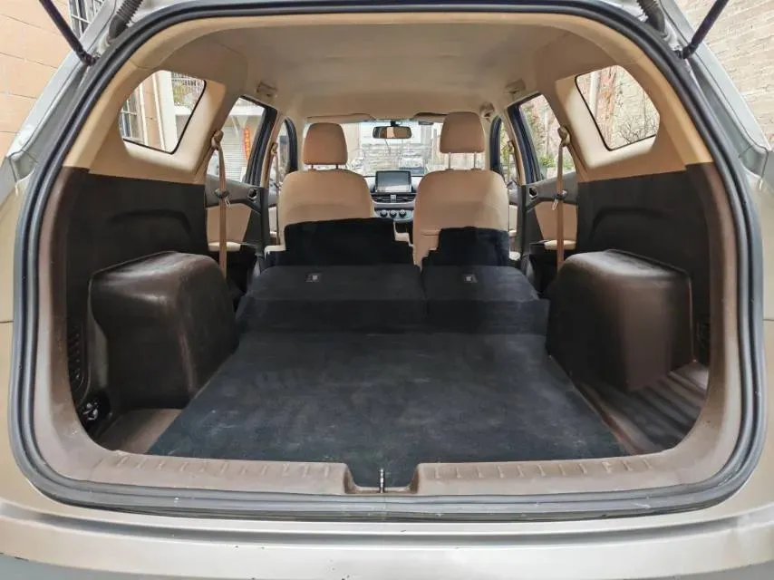 2017 BaoJun 310W 1.5L 112HP L4 6MT,autocango,china used car exporter,china ev exporter,chinese used car exporter,chinese used ev exporter