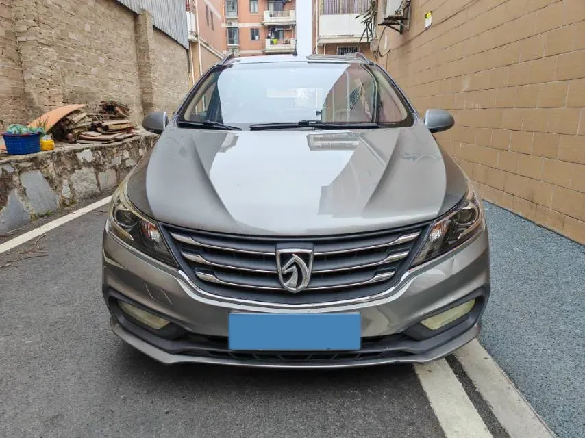 2017 BaoJun 310W 1.5L 112HP L4 6MT,autocango,china used car exporter,china ev exporter,chinese used car exporter,chinese used ev exporter