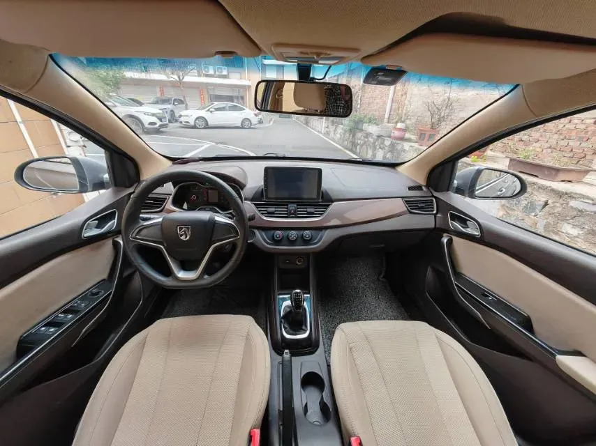 2017 BaoJun 310W 1.5L 112HP L4 6MT,autocango,china used car exporter,china ev exporter,chinese used car exporter,chinese used ev exporter